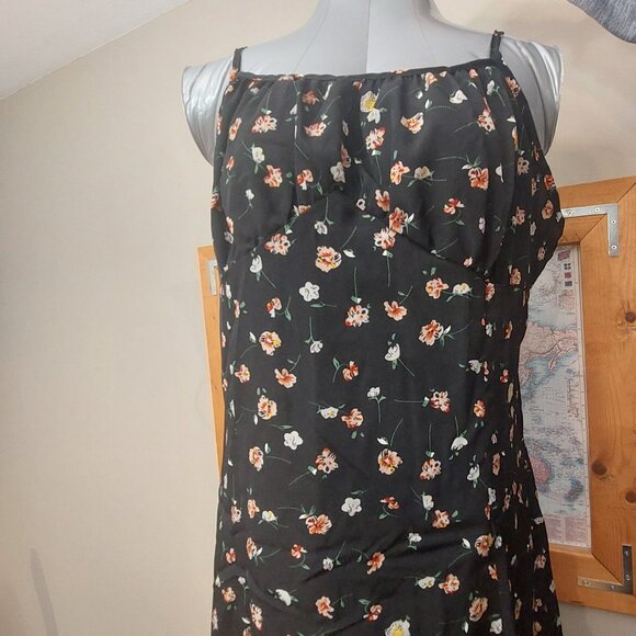 Women's Allover Floral Graphic Split Hem Cami Dress NWOT - Picture 2 of 13